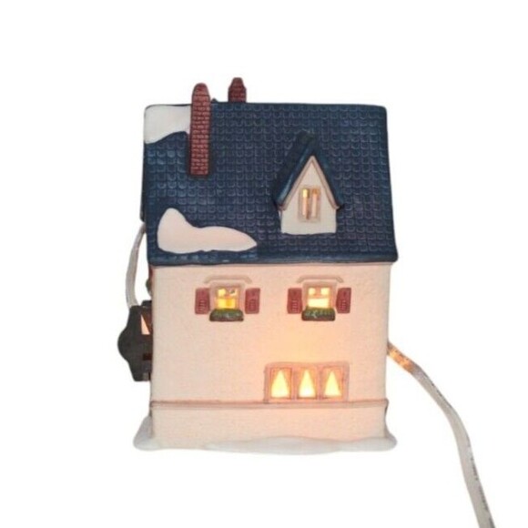 Dept 56 Alpine Village Series Apotek, Tabak (Pharmacy & Tobacco) 6540-4 - Picture 2 of 8